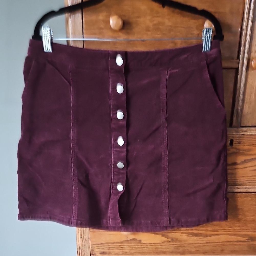 🍁 Maurices Deep Burgundy Mini Skirt with Buttons Size 14